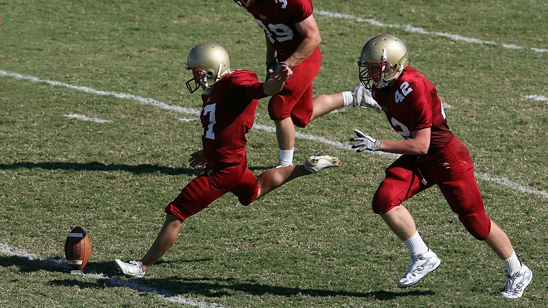 简：迅猛的跑动和精准的射门能力，使他成为全黑队的攻击利器