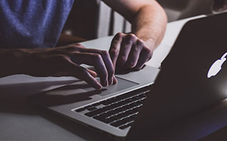 爱游戏体育app-_青少年网球培训火爆，培养下一代冠军_，青少年网球训练视频